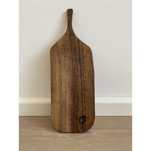 Load image into Gallery viewer, Wooden serving board small - Petit Patsy
