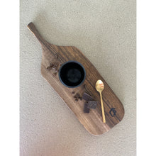 Load image into Gallery viewer, Wooden serving board small - Petit Patsy
