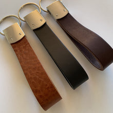 Load image into Gallery viewer, BLCK / CDR. Leather Keyhanger Cognac
