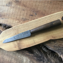Laad afbeelding in Galerij-viewer, Handmade antique knive with 13th century wooden handle &quot;Hébral Nevers&quot;
